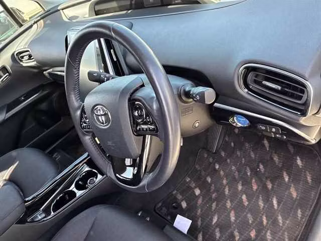 TOYOTA PRIUS PHV