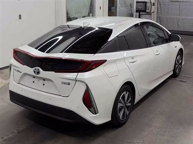 TOYOTA PRIUS PHV