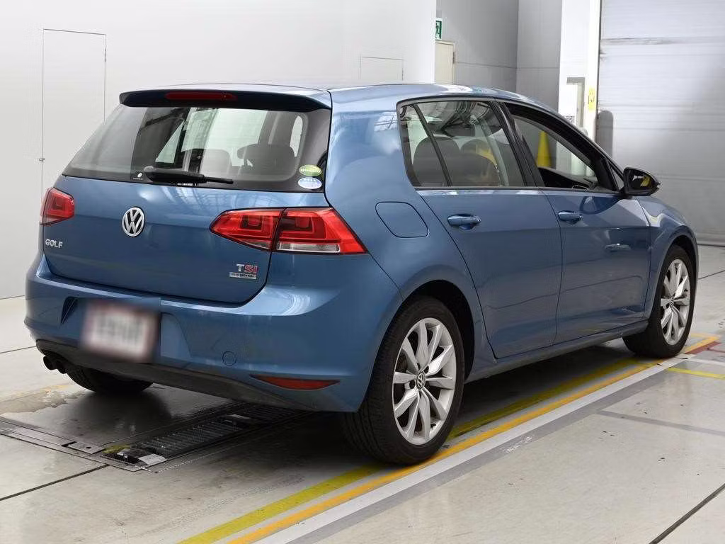 VOLKSWAGEN GOLF