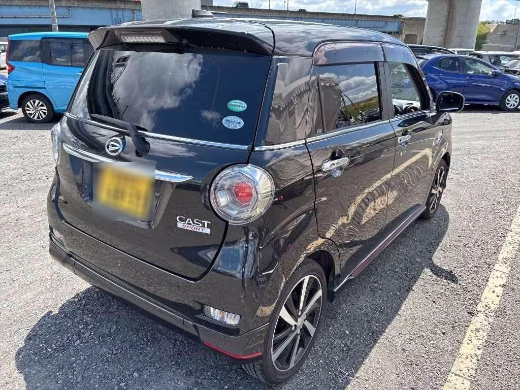 DAIHATSU CAST