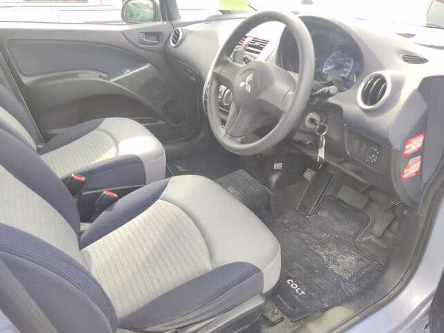 MITSUBISHI COLT