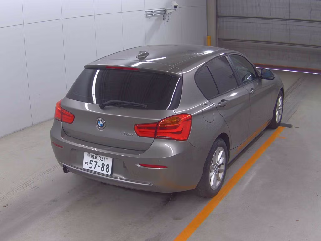 BMW 1-SERIES