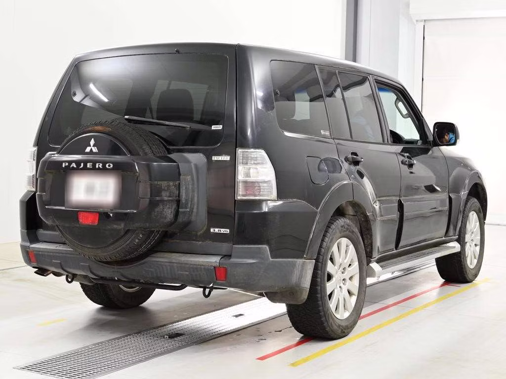 MITSUBISHI PAJERO