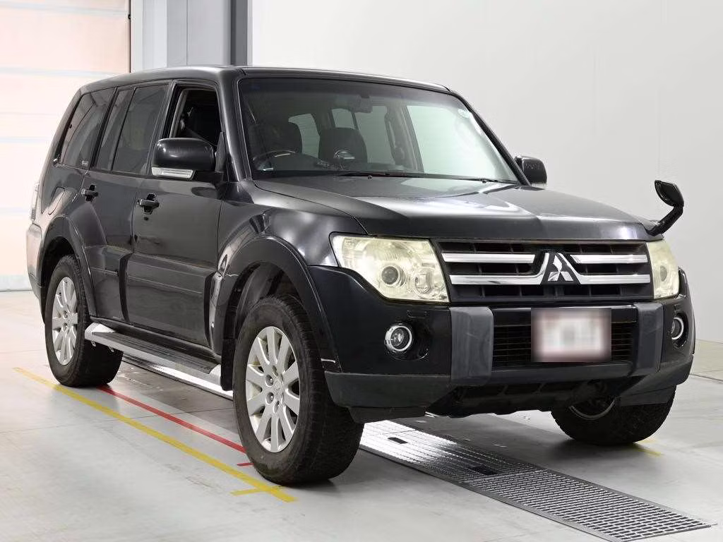 MITSUBISHI PAJERO