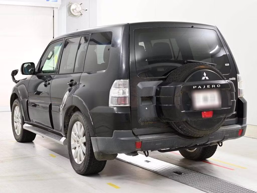 MITSUBISHI PAJERO