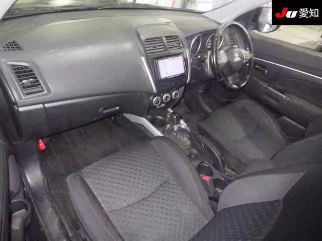 MITSUBISHI RVR