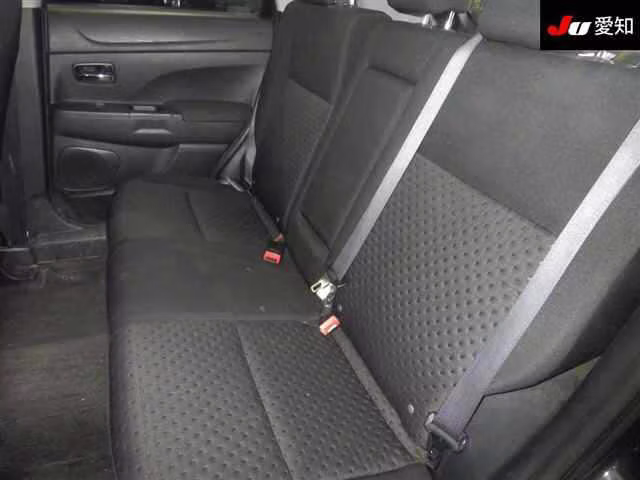 MITSUBISHI RVR