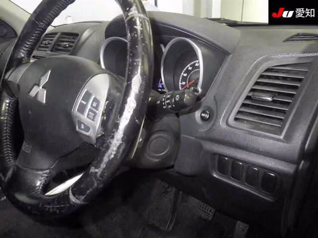 MITSUBISHI RVR