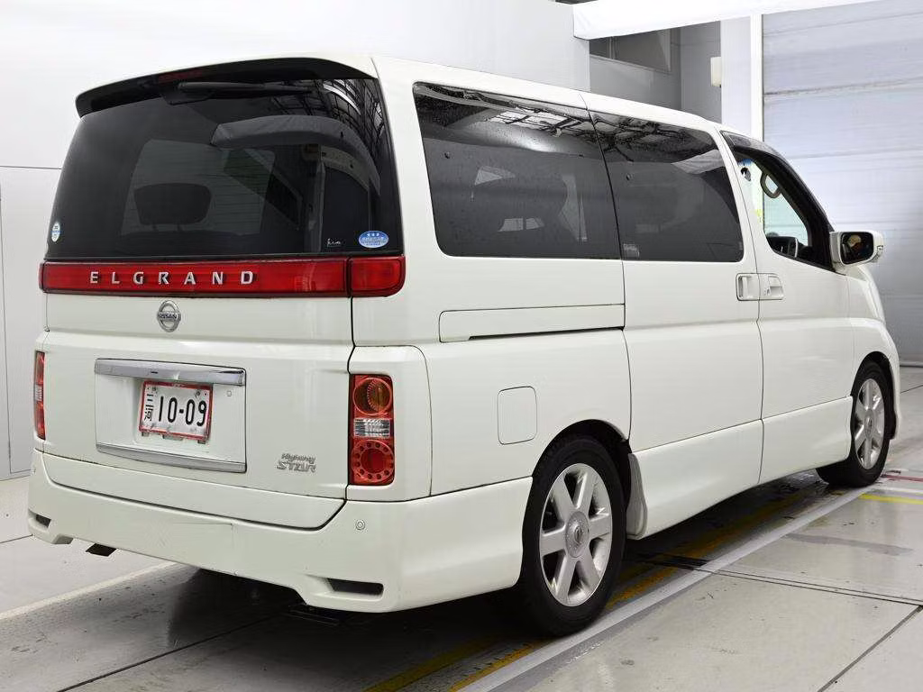 NISSAN ELGRAND