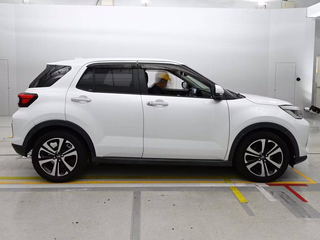 DAIHATSU ROCKY