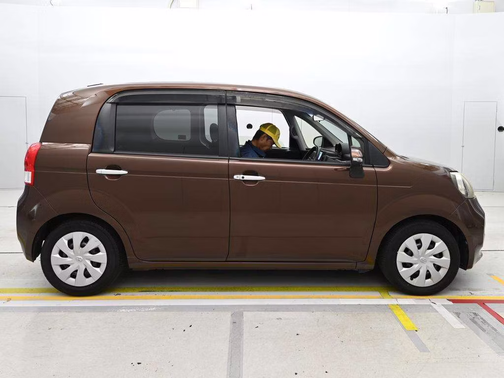TOYOTA PORTE