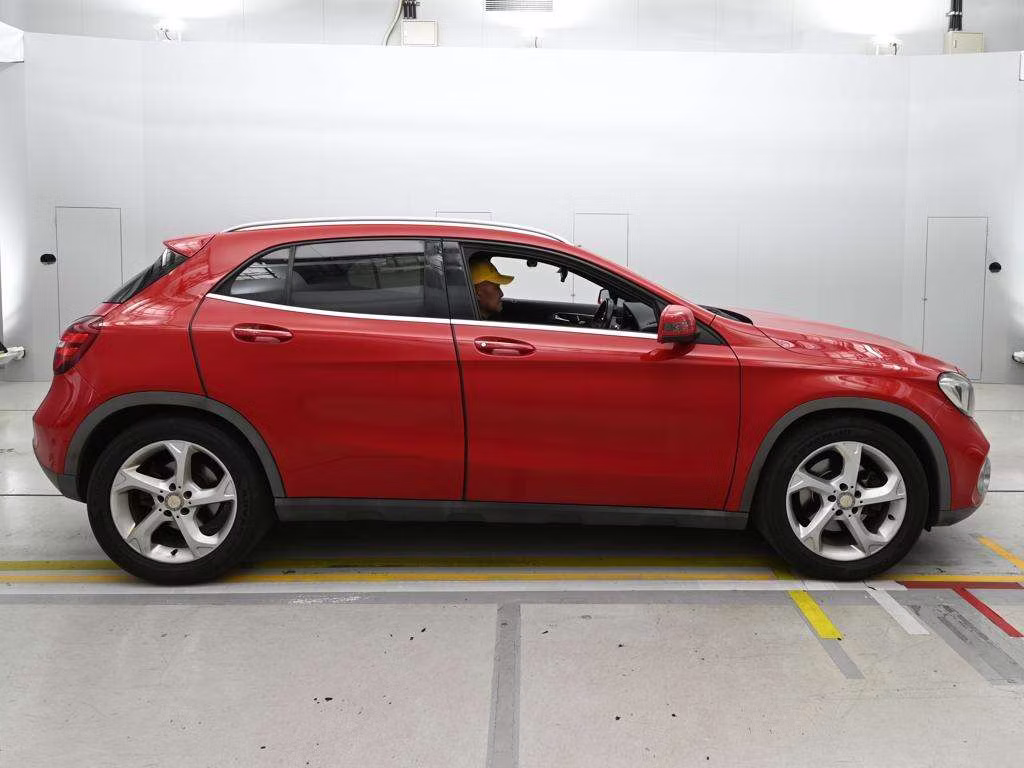 MERCEDES-BENZ GLA-CLASS