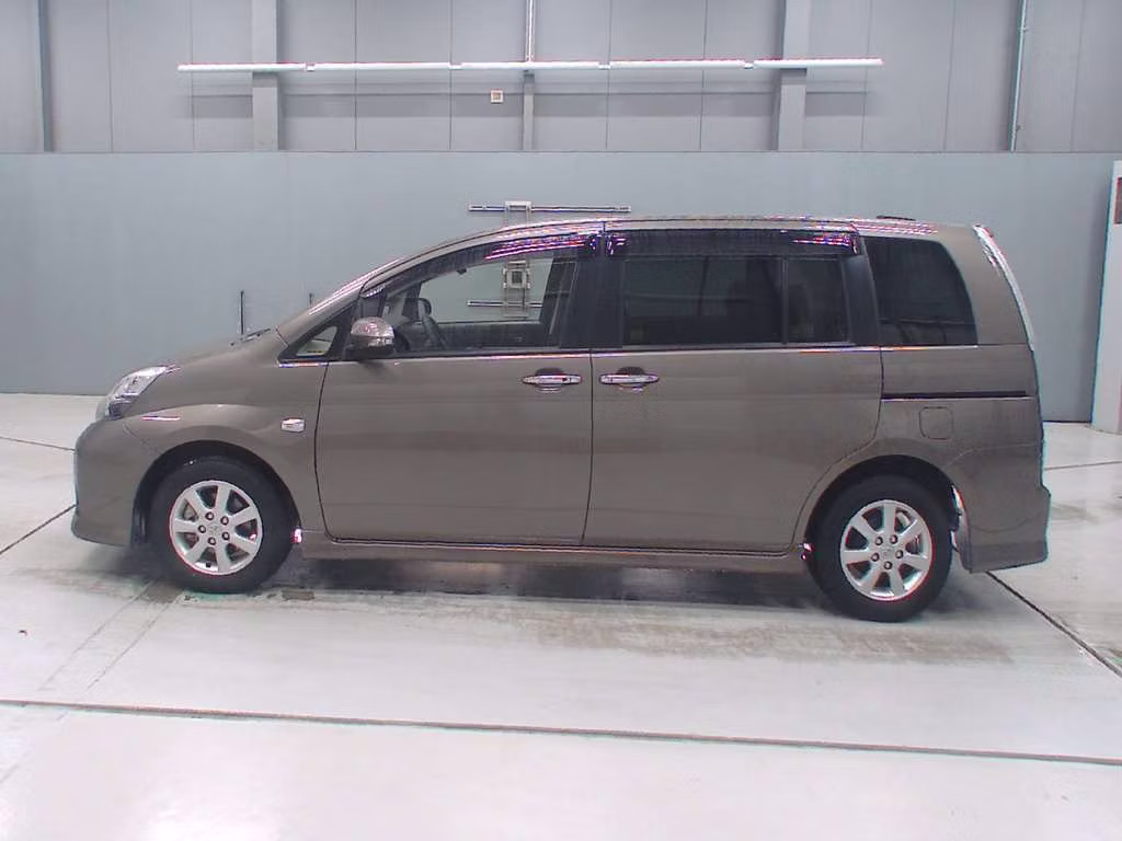 TOYOTA ISIS