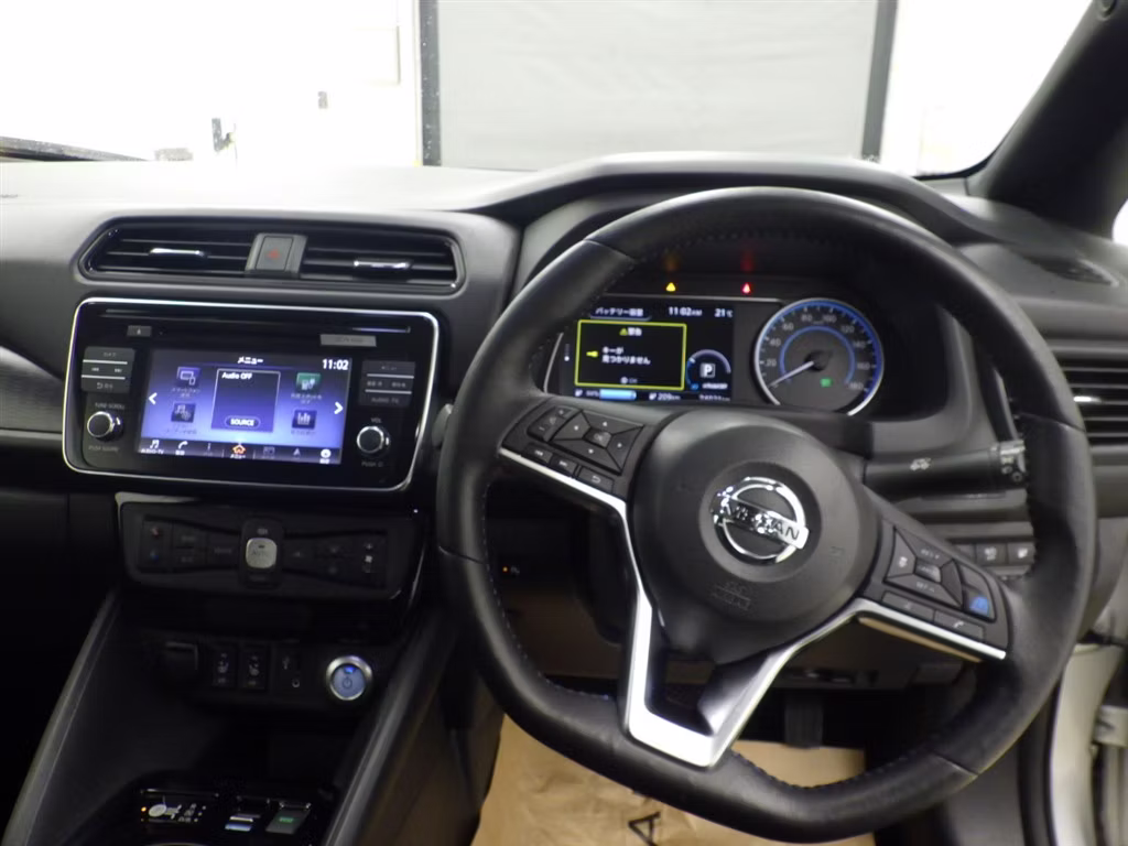 NISSAN LEAF