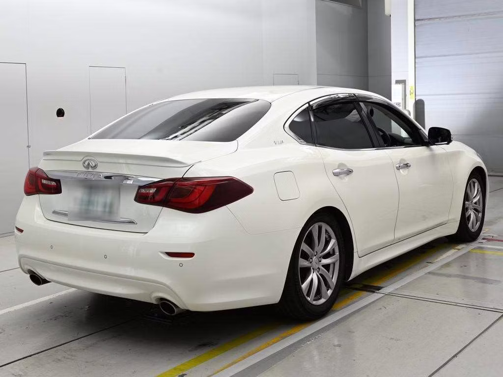 NISSAN FUGA