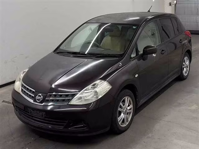 NISSAN TIIDA