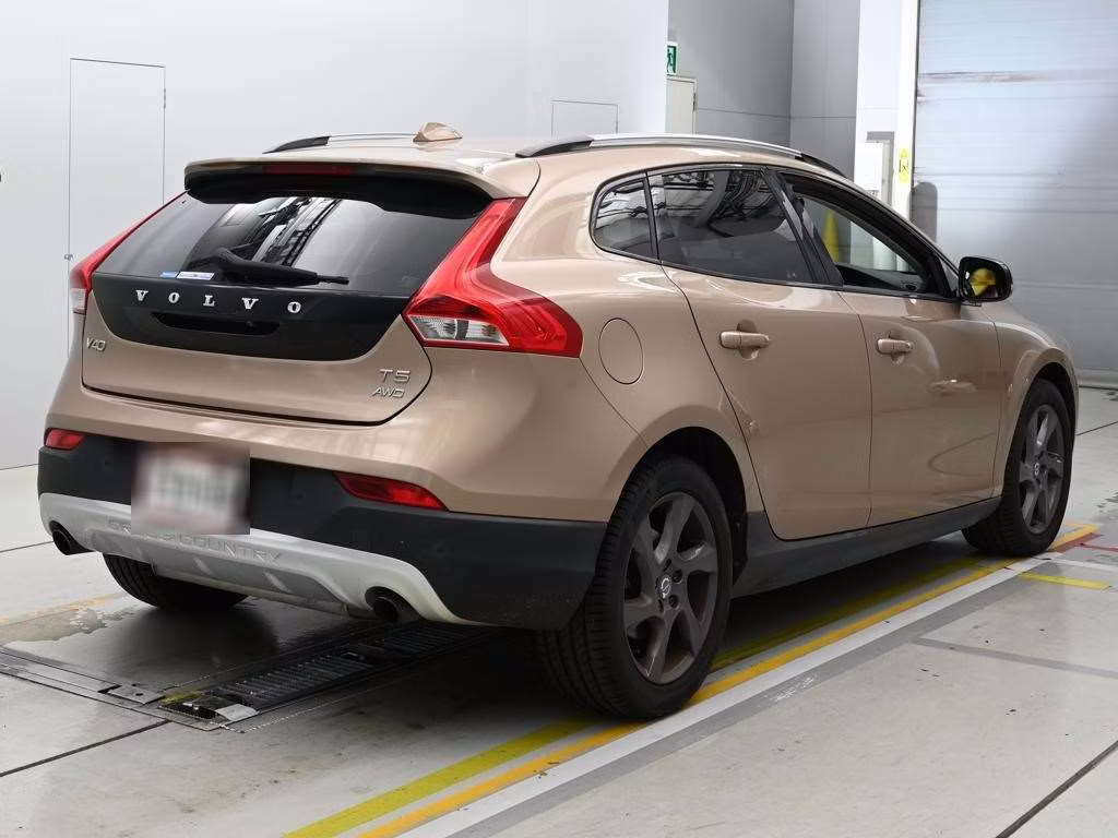 VOLVO V40