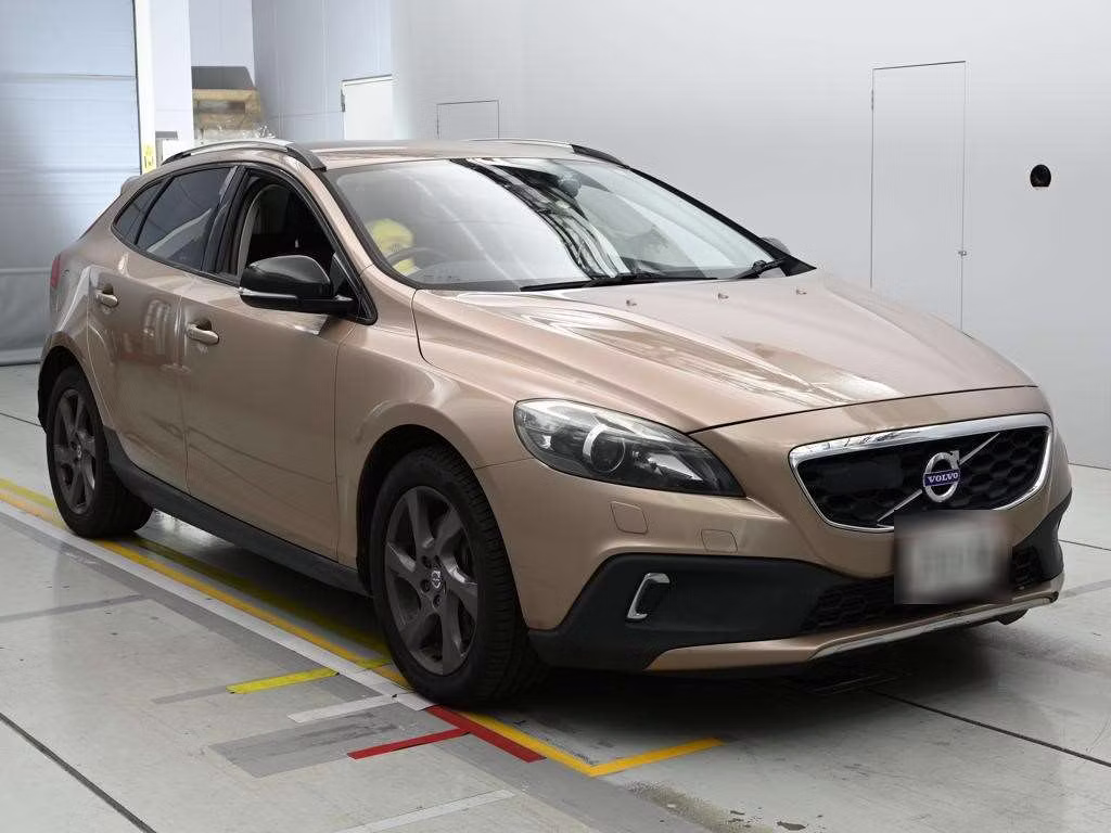 VOLVO V40
