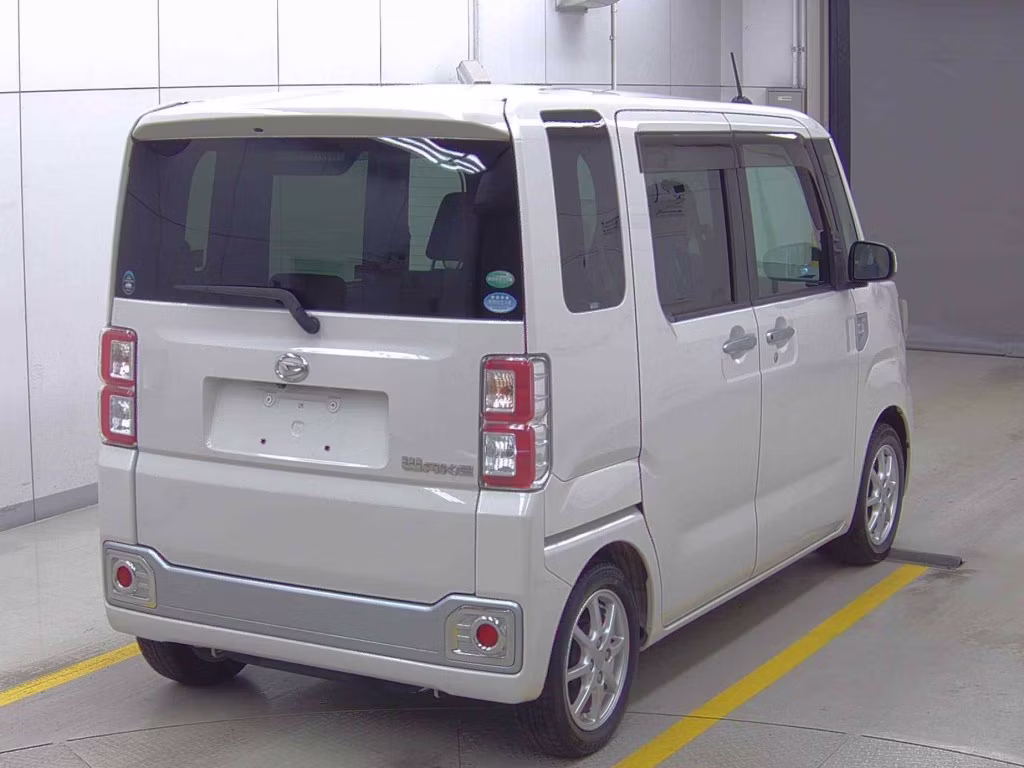 DAIHATSU WAKE