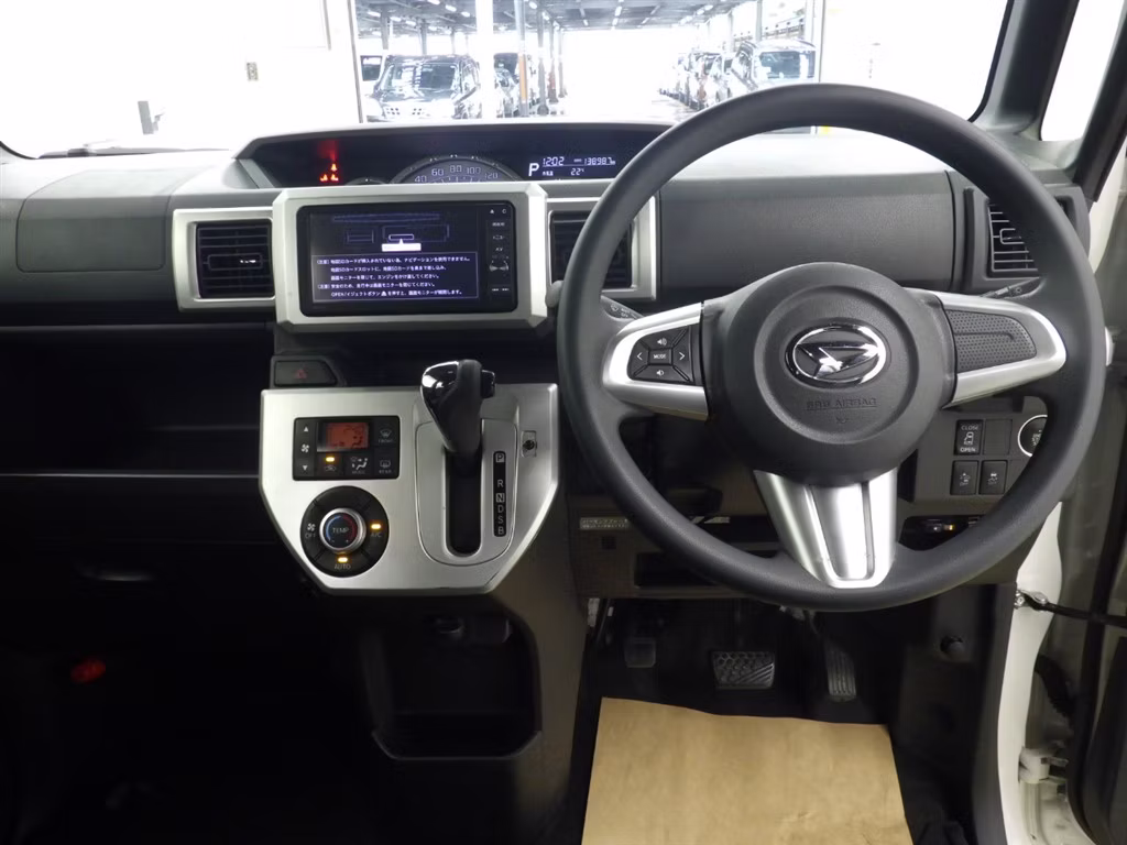 DAIHATSU WAKE