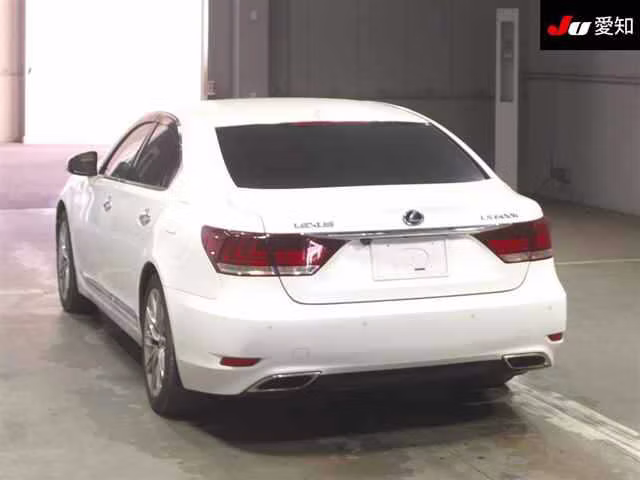 LEXUS LS600H