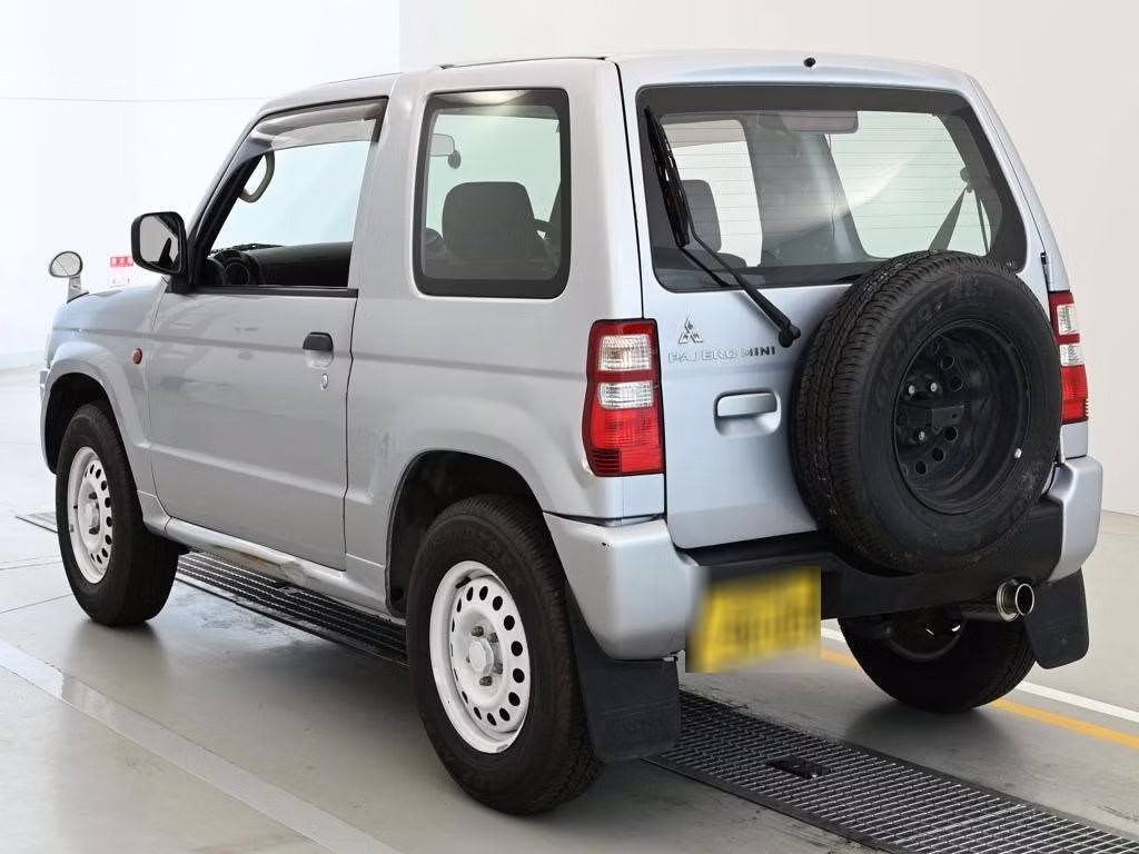 MITSUBISHI PAJERO MINI