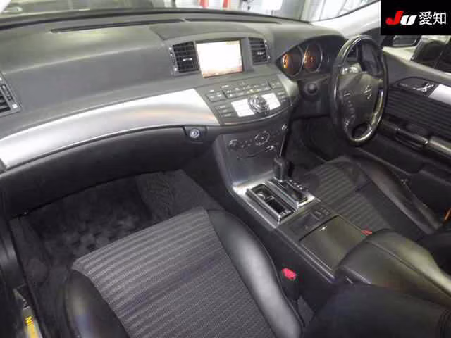 NISSAN FUGA