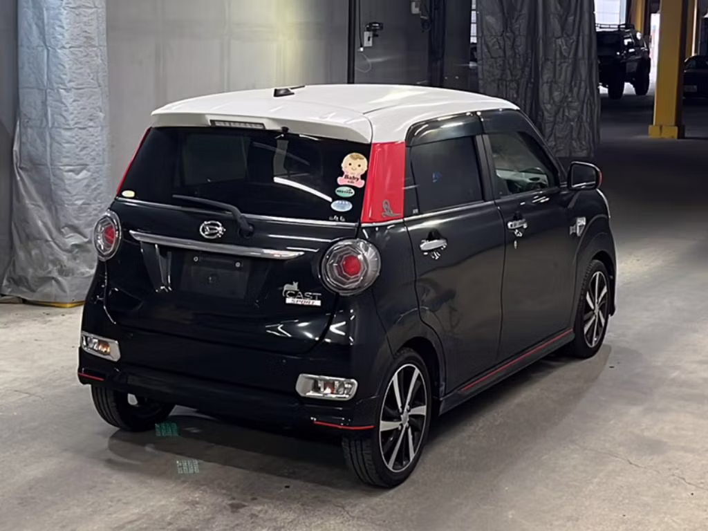 DAIHATSU CAST