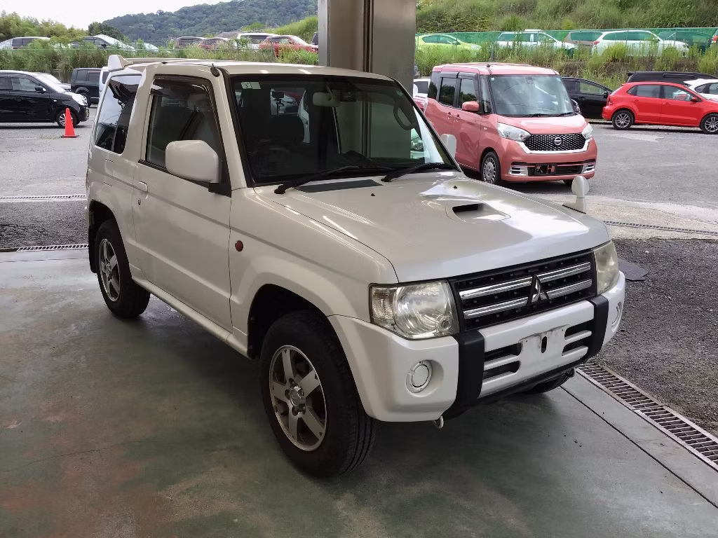 MITSUBISHI PAJERO MINI