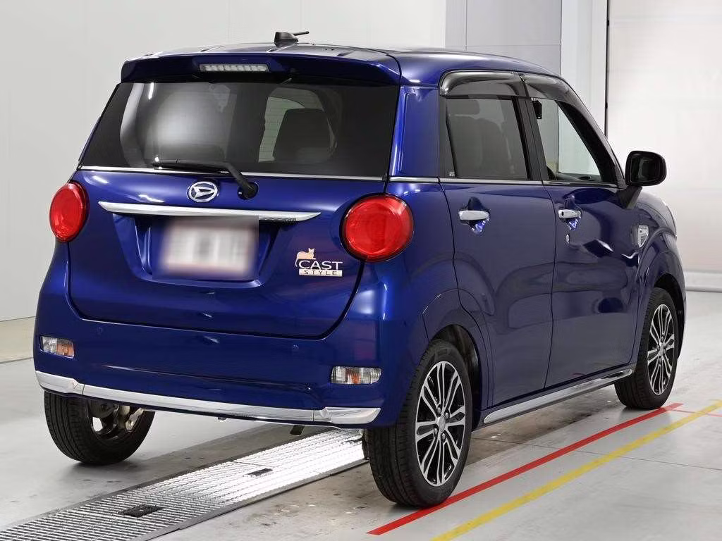 DAIHATSU CAST