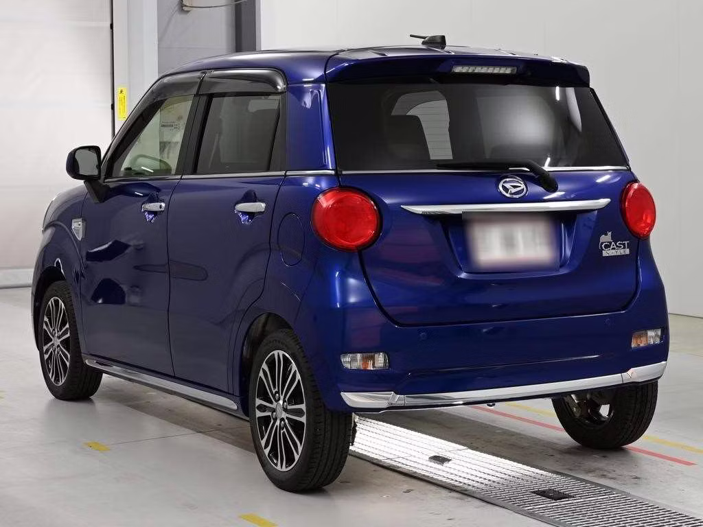DAIHATSU CAST