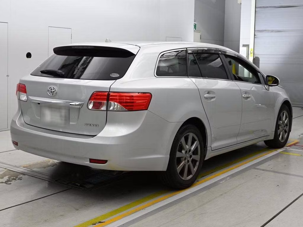 TOYOTA AVENSIS