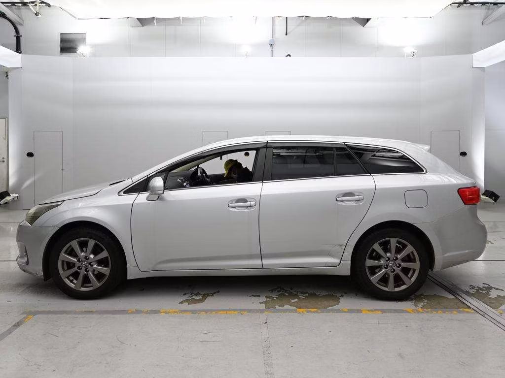 TOYOTA AVENSIS