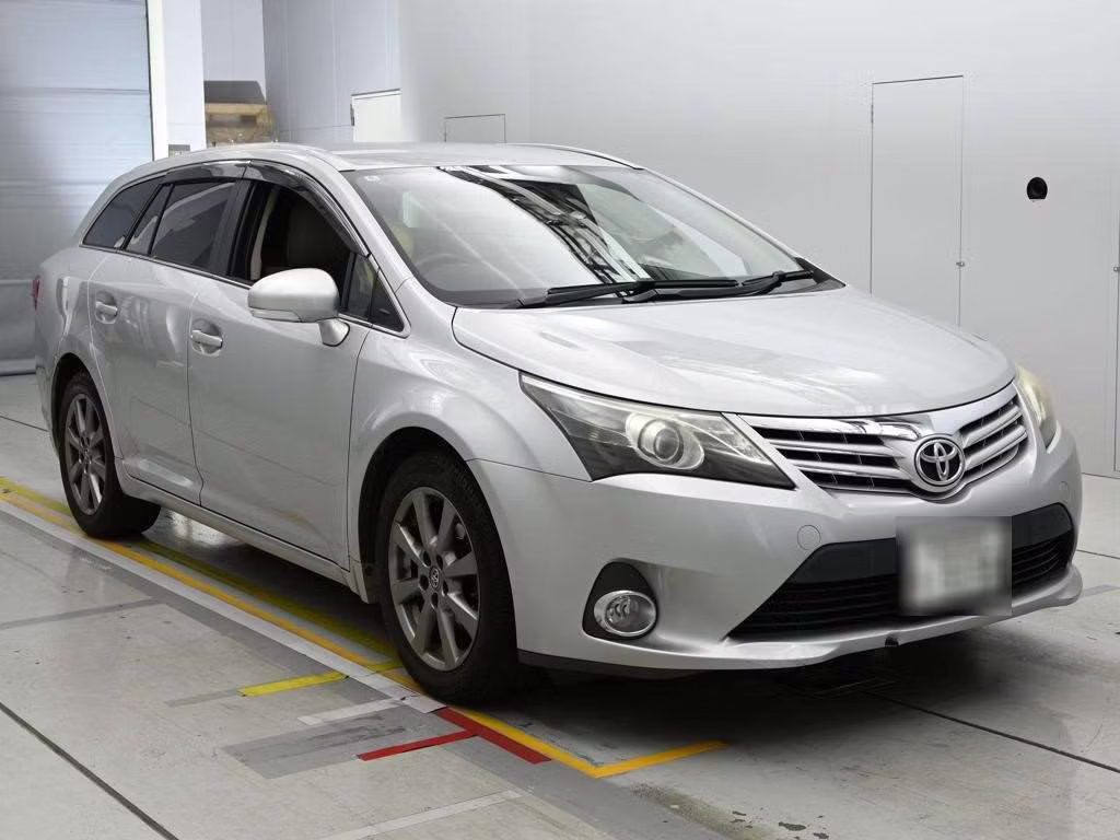 TOYOTA AVENSIS