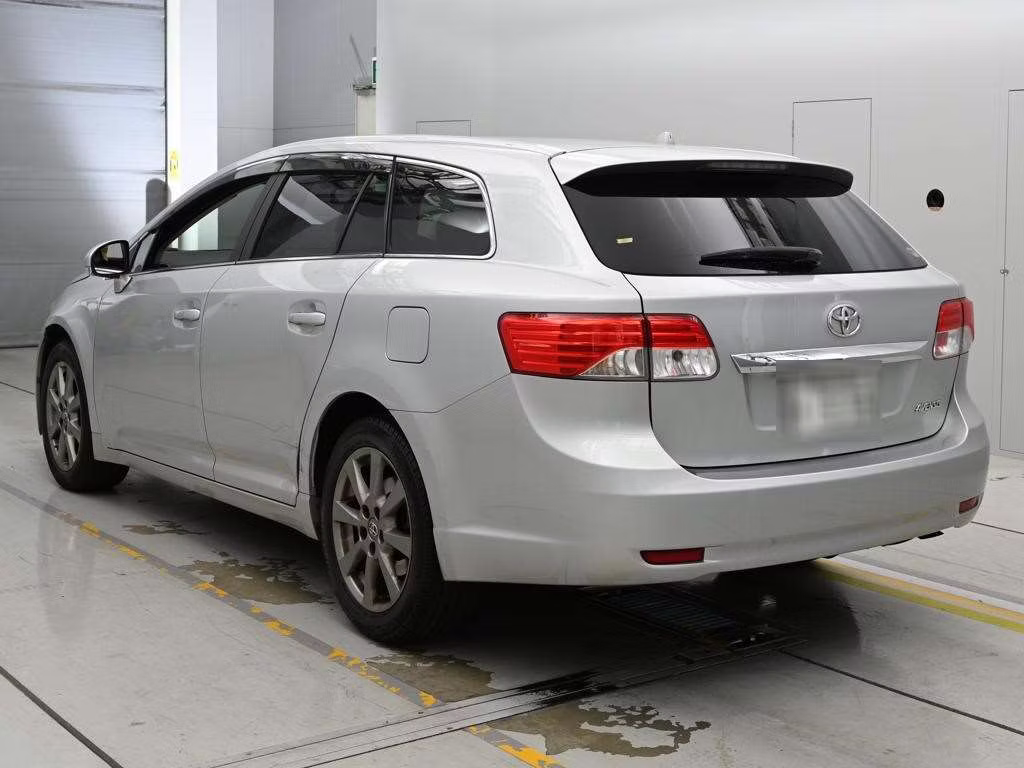 TOYOTA AVENSIS