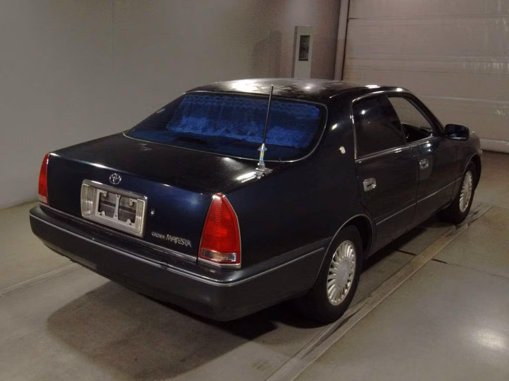 TOYOTA CROWN MAJESTA