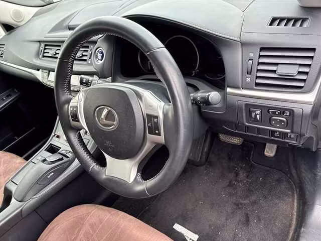 LEXUS CT200H