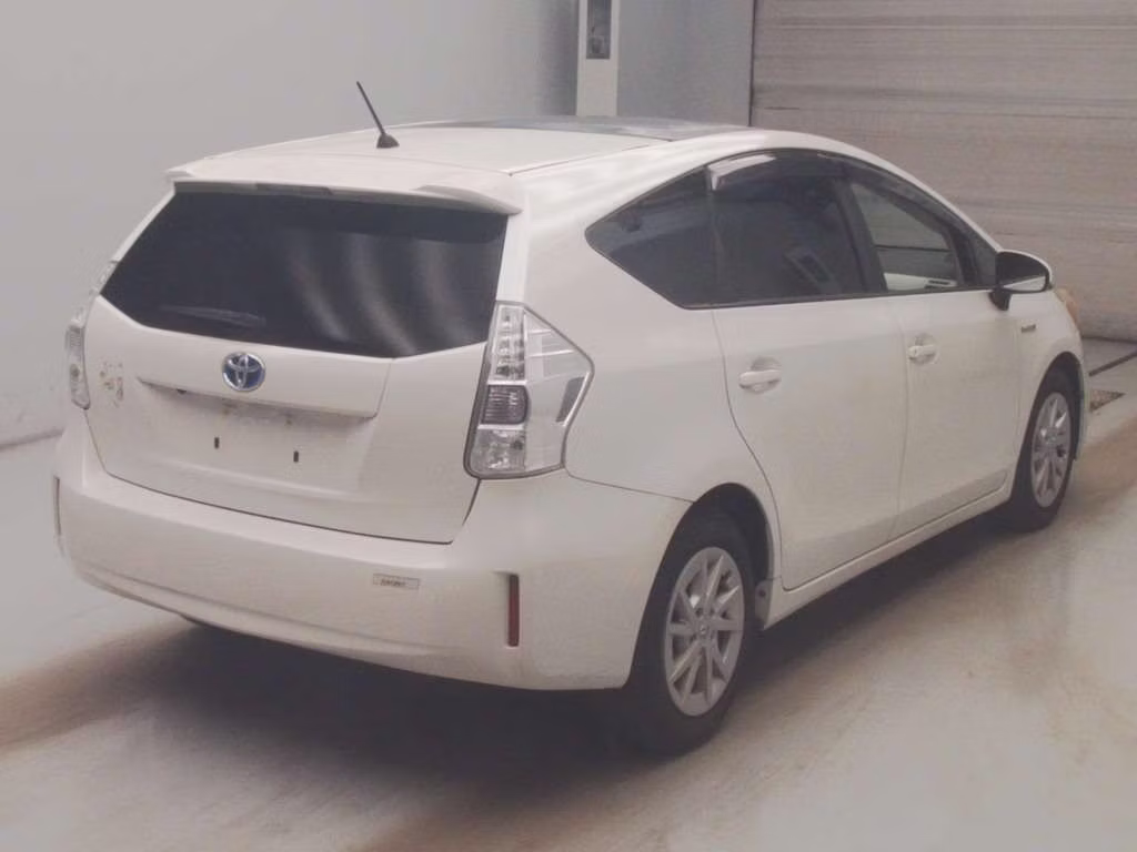 TOYOTA PRIUS ALPHA
