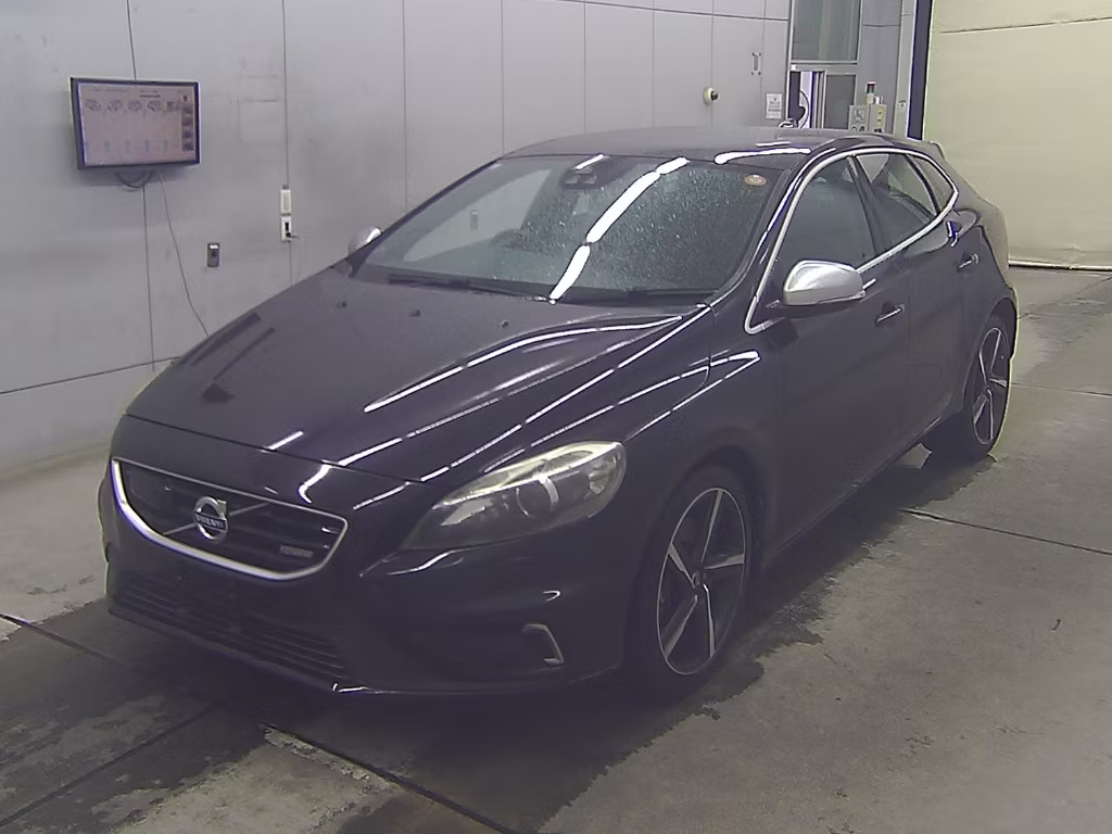 VOLVO V40