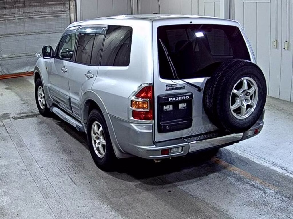 MITSUBISHI PAJERO