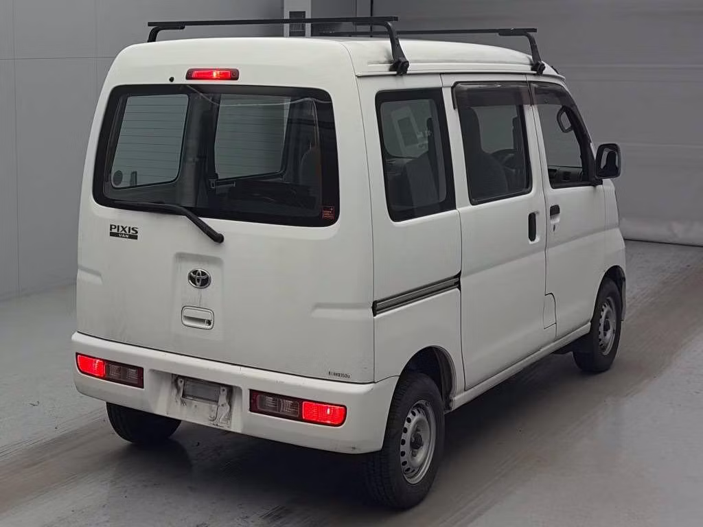 TOYOTA PIXIS VAN