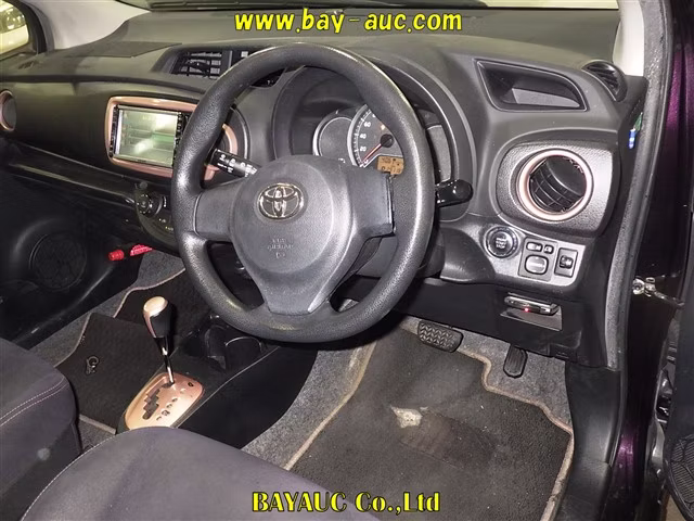 TOYOTA VITZ