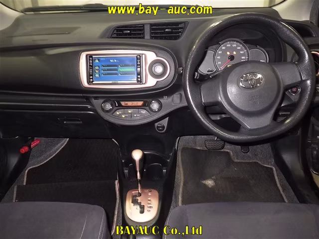 TOYOTA VITZ