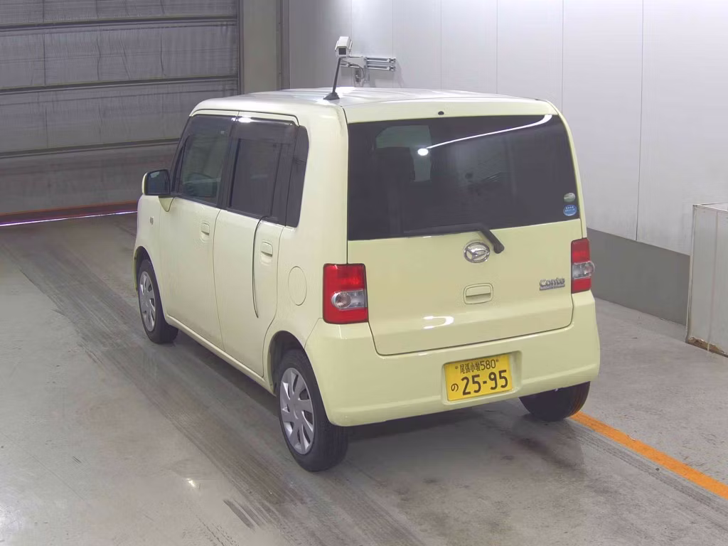 DAIHATSU MOVE CONTE