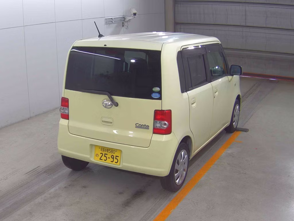 DAIHATSU MOVE CONTE