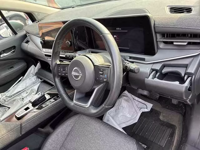 NISSAN AURA