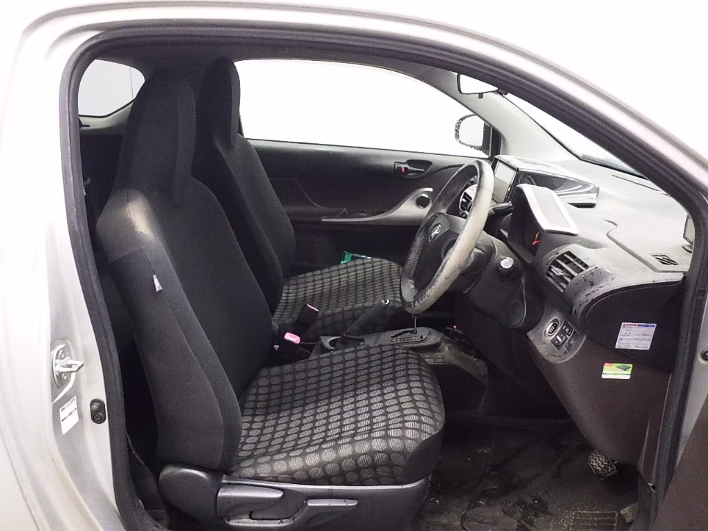 TOYOTA IQ
