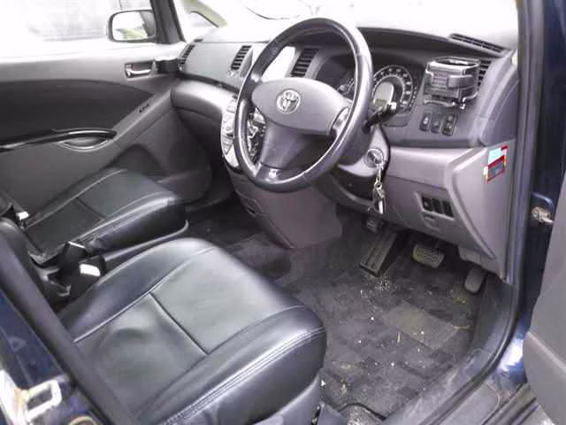 TOYOTA ISIS