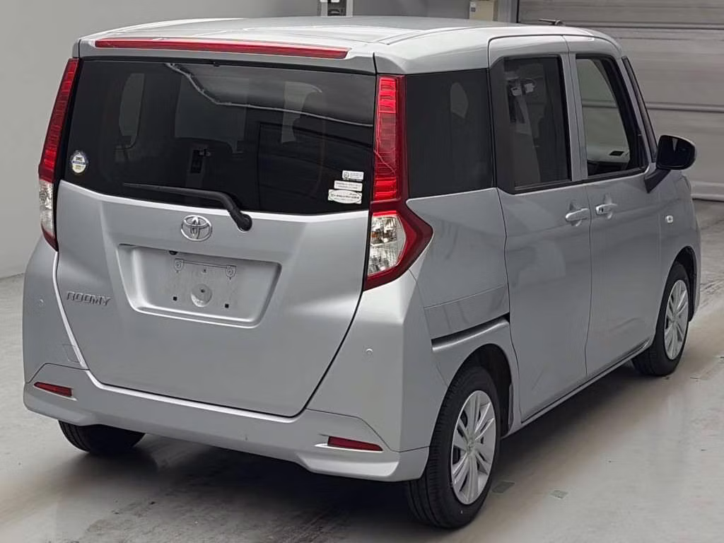 TOYOTA ROOMY