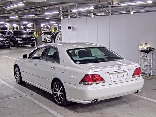 TOYOTA CROWN